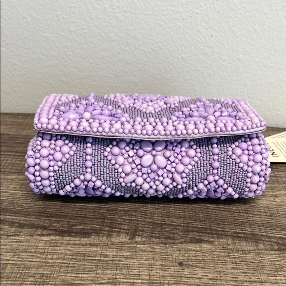 This. ✨ Beaded Clutch with Geometric Design - Picture 7 of 11